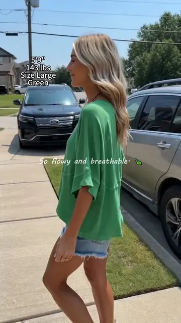 If you hate when t-shirts cling to you, you need this immediately. 🙅‍♀️ The batwing design gives you so much breathing room, and the material is buttery soft. Literally feels like wearing a cloud all day. 🕊️✨#summer2026  #womenfashion  #shirt