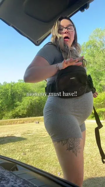 it also fits a lot better in a purse or diaper bag for when your not using it!! #babysling #babycarrier #velcrobaby #babycarrying #toddlercarrier 