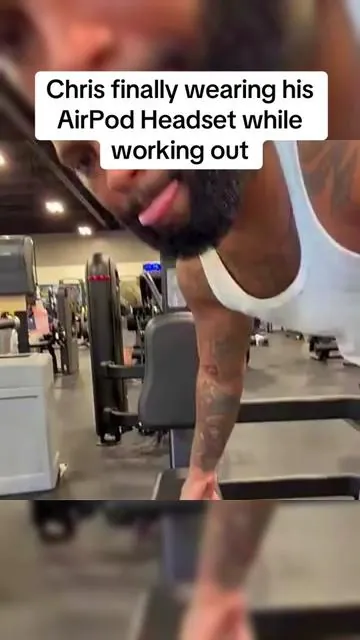 Chris finally wearing his AirPod Headset while working out #fypシ #tiktokshop #chrissails 