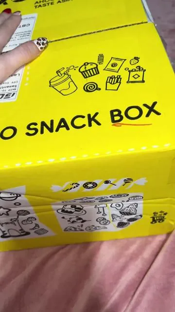 Liked everything but 2 things in this box! Definitely was super fun to try new things😋 #asiansnacks #snackbox #internationalsnacks #snackhaul #snackreview 