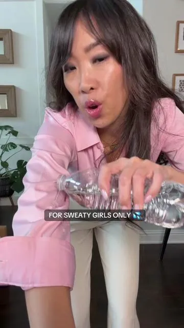 Stain free + wrinkle free button down you NEED 🤯☕️💧 spills roll right off (yes, I tested it) + no sweat stains 🙌 2 pack deal = workwear or everyday staple that always looks polished #buttondownshirt #tiktokshopstockup #stainresistant #wrinklefree #siliteelon 