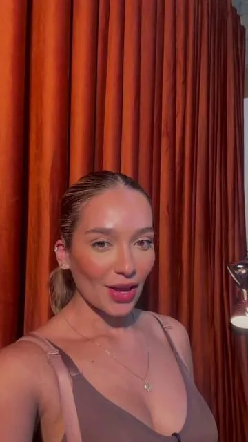 🚨 Eve & Salo ya están en LIVE 🚨 hablando de nuestras BEST SELLER etapa 2 🔥 activamos PROMOS DE LOCURA 😱 entra YA y aprovecha porque es solo por pocos minutos ⏳💜✨