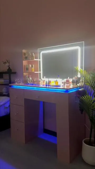 This pink vanity desk with LED mirror is literally every girl’s dream! 💖 With crystal knobs, spacious drawers, and a lighted mirror that makes makeup a breeze, it’s the ultimate addition to your bedroom.#VanityDesk #MakeupVanity #PinkVanity #LEDMirrorVanity 