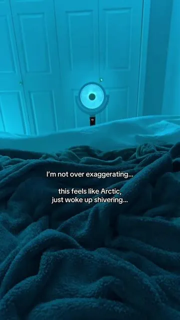 It’s like North Pole sleeping 😴 #sleephack #sleephelp #sleepfan #towerfan #pedestalfan 