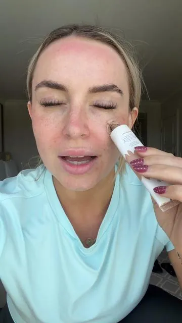 NOT a foundation!! But This has all the spf that you need in it so you honestly can just put it on and go #bbcream #spfmakeup #makeupforbeginners #tintedmoisturizer #summermakeup @tarte cosmetics 