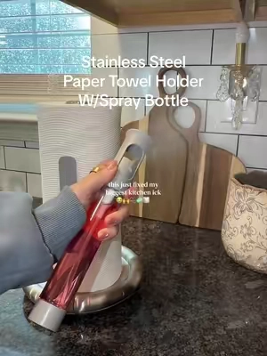 the fact I no longer need two hands to grab for paper towels … 🤌🏻🥹 AND she comes w a spray bottle so everything is ready to go on the counter already? & SO stinkin aesthetic 😍🫧 #homedecor #Home #cleaning #clean #kitchen 