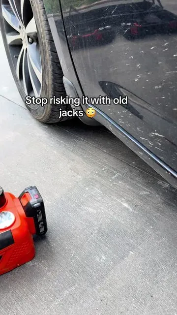 Finally someone made a electric car jack #fyp #cars #electriccarjack #roadside #tiktokshopfinds 