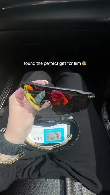 Father’s Day gift he’ll actually use 🕶️ #giftforhim #fathersdaygift #mensgifts #giftideasforhim #menssunglasses 