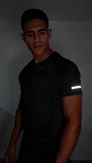 Camiseta casual para hombre con diseño reflectante y manga corta, top de verano transpirable para correr, gimnasio y entrenamiento deportivo, camiseta a rayas ajustada para uso diario al aire libre. #unisexfashion #sportwear #topsdeportivosmujer #workoutfits #topdeportivosmujer #menssuits #fitnesswear #swimwearfashion #diadelhombre2024 #urbanwear