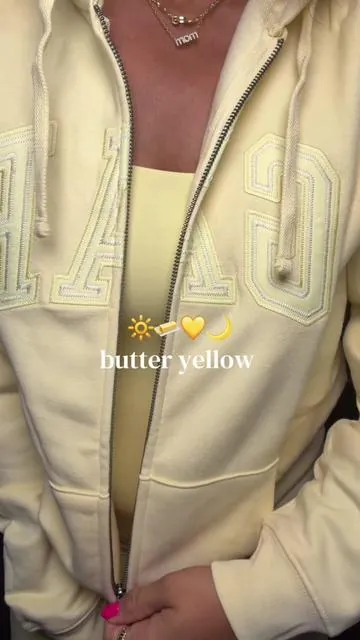 @Gap vintage soft hoodie, the butter yellow though 😍 #gap #gaphoodie #hoodie #fullziphoodie #tiktokshopcreatorpicks 