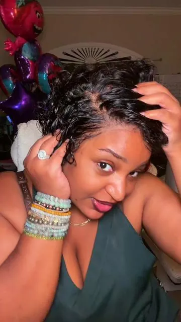 i’m not even gonna lie… the lace on this one?? yeah… it’s giving SCALP 😳 looks just like the picture, bixie cut wig, glueless wig but melt it down for the full look, beginner friendly human hair wig #bixiewig #gluelesswig #lacefrontwig #tiktokshophair #wearandgowig 