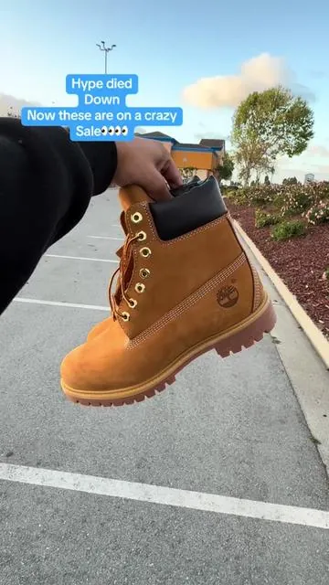 Timberlands on sale!😻😻 #timbs #timberlandboots #timbsoutfit #heightmax #botastimberland 