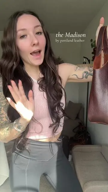 Justice for the Madison she’s so good 🤩 and cold brew is still in stock in both sizes! #bags #plgpartner #portlandleather #purses #leather 