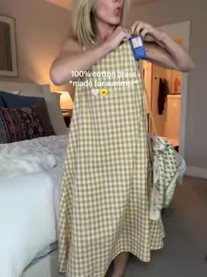 gingham flowwwwy dress of my dreams. True to size.