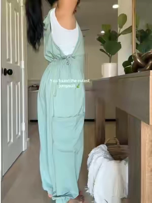 🍃#fyp#jumpsuit#overalls#fashiontiktok#petitefashion 