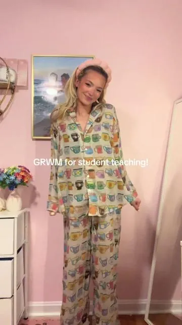 Happy Monday! The perfect outfit to get the week started 🥰💖🌷💓 #teachersoftiktok #teacherfashion #grwm #gdwm #teacherootd  earrings from @KreateKindness 🎀