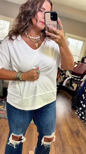 5’6, 34D, 12 in jeans, wearing XL. #OOTD #fashion #midsize 