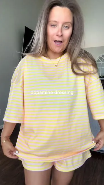 Dopamine dressing 💛🩷 #summerset #matchingset #summeroutfits #shortset #stripedset 