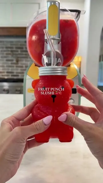 90° days call for the Ninja Slushi! 🍒🧊 Let’s make a fruit punch freeze!! #ninjaslushi#hawaiianpunch#recipe#asmr#ninjakitchen 