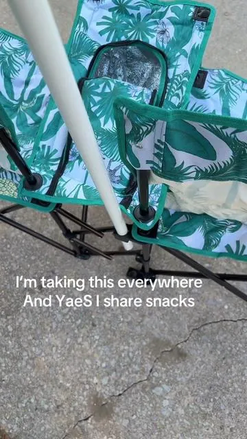 #foldingchair #beachchair #beachvibes #tiktokshopcreatorpicks #vacationvibes 