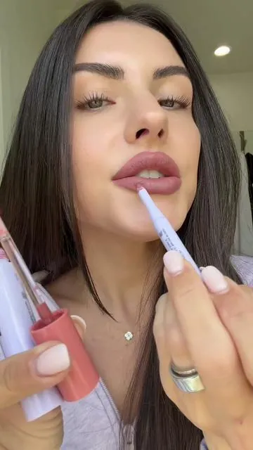 Kulfi restocked all their creamy lip staining liners & bundled them with their iconic lip staining oils! 💜 You can pick your bundle too, I have my liner in La La La & lip oil in Sweet🥰 @Kulfi #kulfi #lipstain #lipcombo #cooltoned #tiktokshopcreatorpicks 