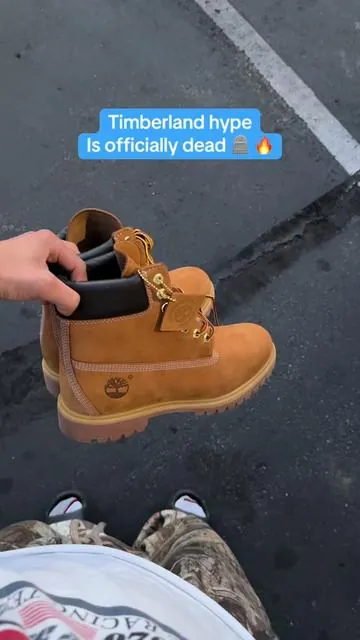 Timbs on sale!😻😻 #timbsoutfit #timbseason #timbs #timberlandboots #bootsformen 