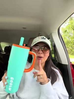 and you already know if it’s not cup holder friendly, I’m not buying it  #leakprooftumbler #leakproof #watertumbler #emotionalsupportwaterbottle #unboxing 