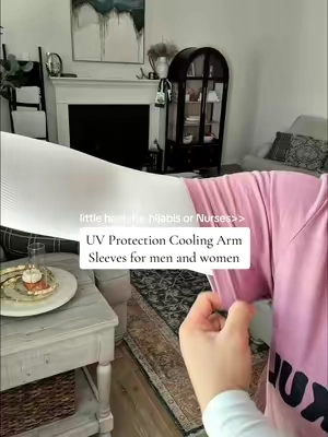 No more layering in the heat if you have these UV Protection Cooling Arm Sleeves 👀 #hijabitiktok #armsleeve #hijabifashion 