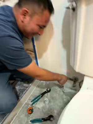 Una de las mejores herramientas para la remodelación y plomeria!#tiktokshop #plumbing 