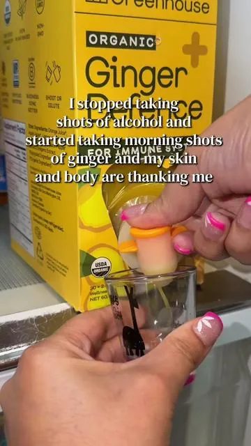 If you’ve been sleeping on ginger shots… this is your sign 🌿 Adding a daily ginger shot to your routine can help support digestion, reduce bloating, and give your body that natural glow from within. It’s known for its anti-inflammatory properties, immune support, and that little energy boost that helps you feel less sluggish throughout the day. Simple habit, real benefits and it only takes a few seconds. This is not medical advice. Results may vary. Always consult a healthcare professional before making changes to your diet or routine. #gingershot #wellnessroutine #healthhabits #glowupjourney #ginger @Greenhouse Juice 