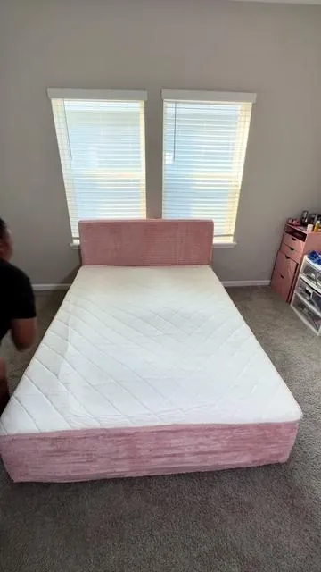 Boneless Queen Size Bed 🎀 #naturallyb  #bedframe  #bedframes  #bed  #tiktokshopmothersday 