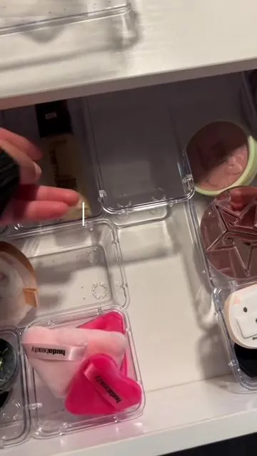 Finally organized my drawer #vanitydrawerorganizers#clearvanityorganizers#organizers#vanityorganization#vanitymakeup 