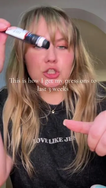 People are gatekeeping this glue #curvlife #pressonnails #nailglue #pressonnailstutorial #musthave 