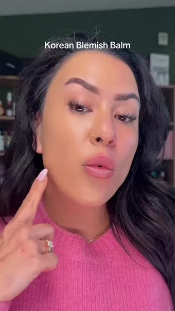 I cannot get over how glassy and glowing my skin is. This isn’t greasy, heavy or drying the consistency is like a balm and absolutely! @Cell Fusion C Global #antiaging #tiktokshopcreatorpicks #skintint #bbcream 