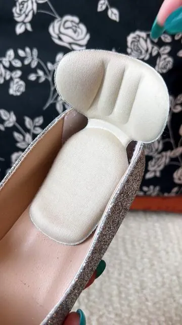 🩹Thick soft foam! Cushion & protect your heels! #BlisterPrevention #HeelProtection #FootCare#tiktokshop #fyp