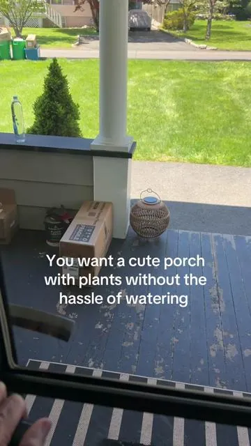 If you’re looking to elevate your porch, space or the front of your house, but don’t want the hassle of watering plants because if you’re like me,I SUCKKK! This is the most perfect alternative! 🌺 