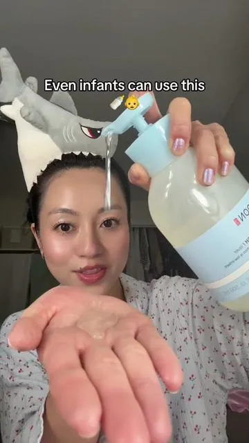 Everyone in your family can share this body wash even your babies!! 👶🍼🤍 #illiyoon #sensitiveskinbodycare #eczema #tiktokshopmemorialday #TikTokShopCreatorPicks 