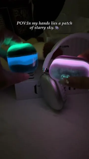 Glow in the dark quicksand AirPods case✨ Daytime bling, nighttime glow! Never lose your AirPods again🔥#AirPodsCase #GlowInTheDark#Tiktokshopstockup #Tiktokshopmothersday#SummerVibes