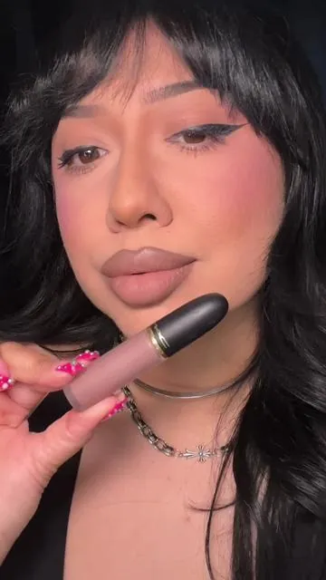 @M.A.C Cosmetics Store powder kiss lip mouse in the shade it’s personal is stuuuuning 🤩 #lipcombo #lipstick #maccosmetics 