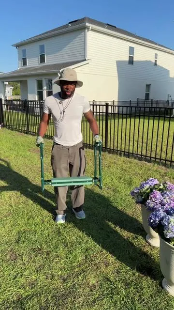 This is a must have for any yardwork or gardening. #gardeningessentials #gardeningstool #TikTokShopMothersday #TikTokShopStockUp  