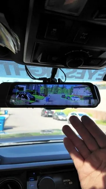 The @WOLFBOX Dashcam M40 with the new upgraded features! Making driving a little safer 🤙 #wolfbox #m40 #dashcam #dashcamfootage 