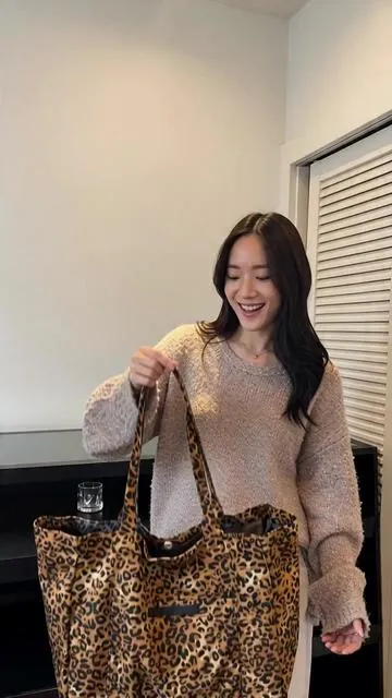 Autumn Winter Retro Leopard Print Tote Bag, Large-Capacity Fashion Commuter Bag, Casual Shoulder Bag for Daily Use, Versatile Women's Handbag #bagforwomen #trendybags #premiumleathershoulderbag #handbagreview #handbagaddict #totebaghaul #bagsmarttotebag #largetotebag #bagfinds #womenshandbags