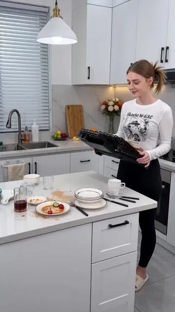 Say goodbye to kitchen clutter! ✨ This 2-tier dish drying rack is a must-have for keeping your counter tidy. With a smart drainboard and a foldable design, it's perfect for maximizing space. Get organized and simplify your kitchen routine. Tap to shop this essential kitchen gadget! #dishdryingrack #kitchenorganizer #spacesaving #homehacks #AIGC #Moras