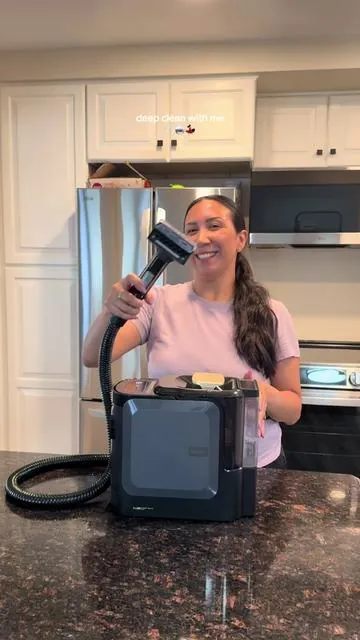 POV: just a señora with her new cleaning toy 🤭😅 #clean #cleantok #cleaningtiktok #cleaning #cleaningmotivation 