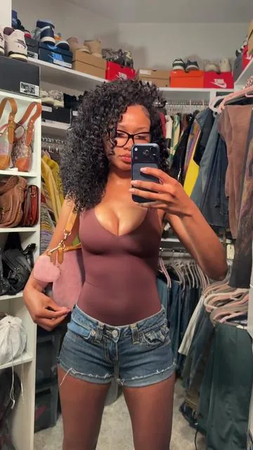 So form fitting and seamless 😩I need more 🤭 #bodysuit #foryou #fupシ 