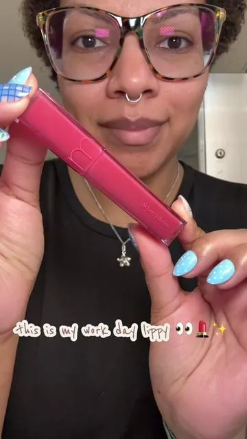my work day lippy 👀💄✨ berry divine just makes it so easy quick, simple, and I’m out the door #romand #liptint #tiktokshopsparkcreator #tiktokshopstockup #kbeauty @Rom&nd US 