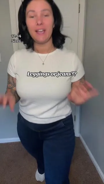 Perfect leggings… wait I mean jeans🤩 #stretchyjeans #tiktokshopfashion #comfystyle #momstyle #fireswan 