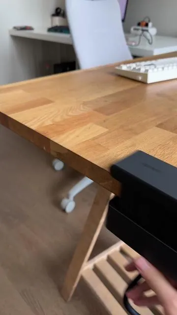 This anker power strip clean up my desk instantly #summervibe #desksetup #chargingstation #powerstrip #anker 