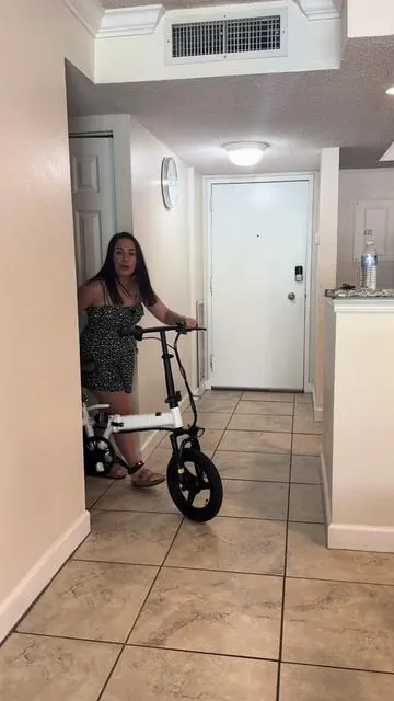 Bicicleta eléctrica súper práctica y muy buena especialmente para tus familiares de Cuba! #paratiiiiiiiiiiiiiiiiiiiiiiiiiiiiiii #tiktokshop #bicicleta #bicielectrica #cubanosenusa 