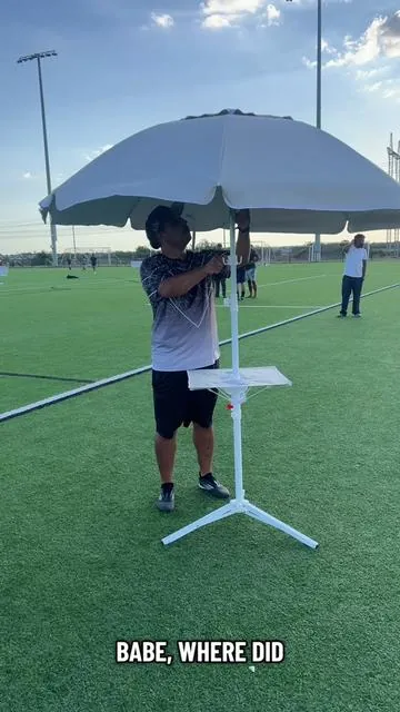 This umbrella is amazing!!! I had never seen one with the little table so it’s even more exciting to actually get one with a nice little setup, cup holder, phone holder and hanger! I’m so exited to use it all the time! I love it!!!  #umbrella #shade #sports #sportsparents #summervibes 